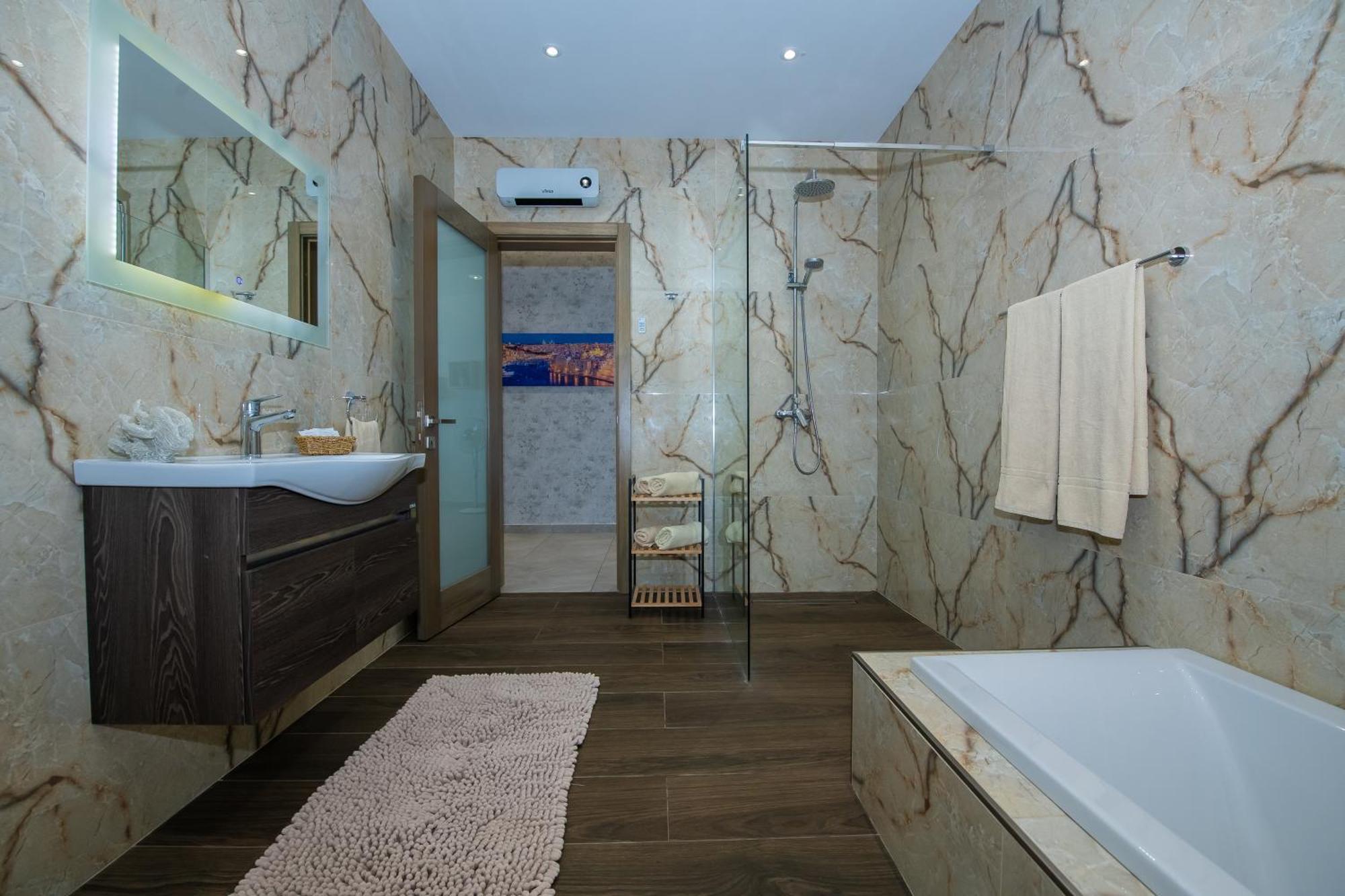 Clifftop Modern Apartment メーリッハ エクステリア 写真